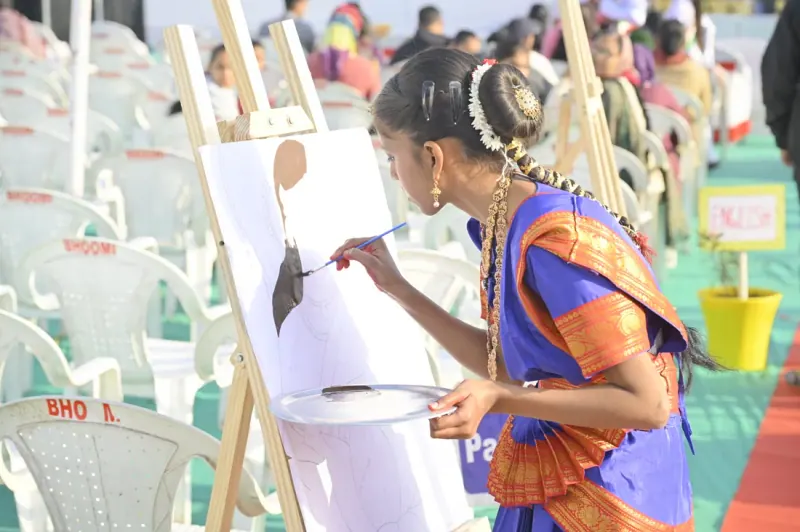 A student painting